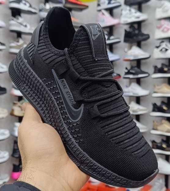 Seturi si adidasi barbati