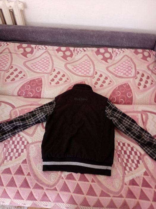 Продам ветровку недорого