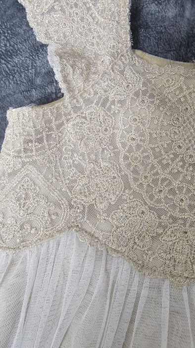 Нарядное платье на 2-3 года