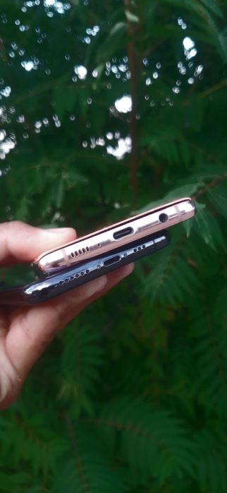 Iphone xs samsung galaxy S10 ikkalasi sotiladi