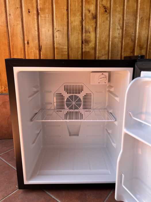 Frigider Klarstein 38L/ 12v, 220v/Nou