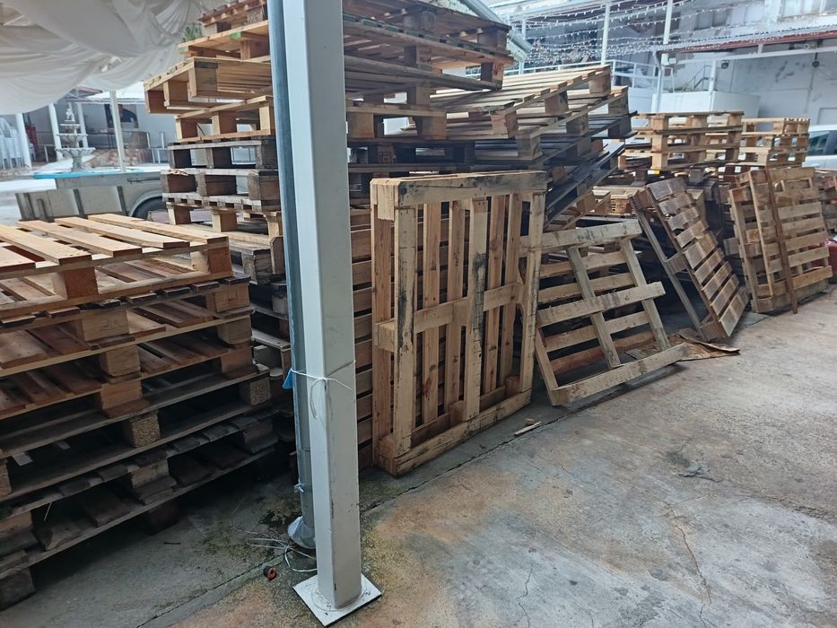 Продавам палети на различни размери