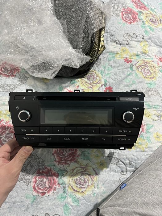 Магнитолла от Toyota Corolla E180