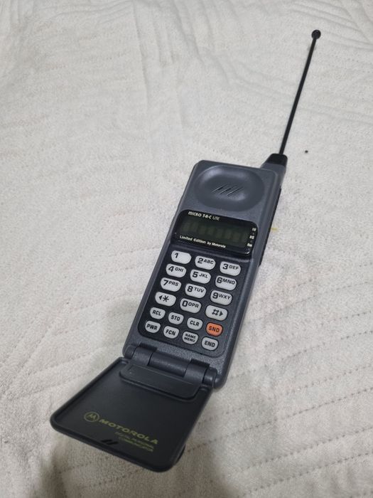Старый телефон Motorolala