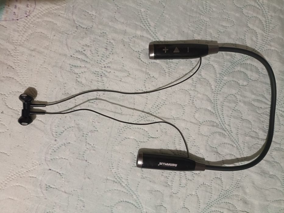 Продается Наушник на шею
