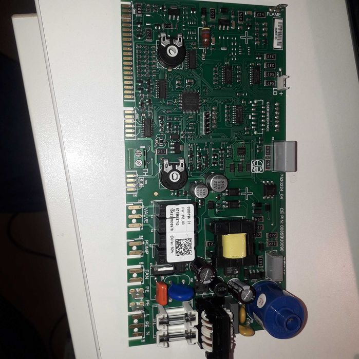 Placa electronica centrala termica Bosch Condens 2000