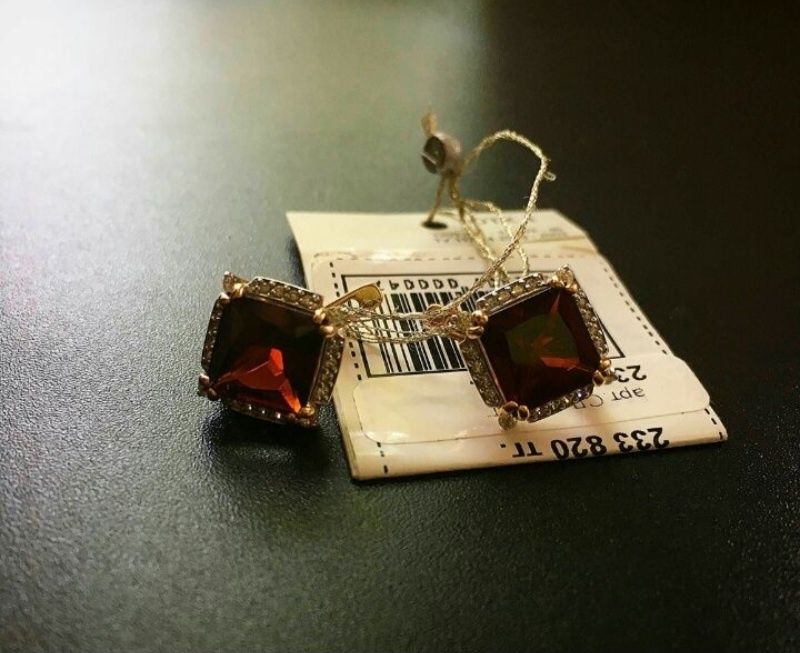 Золотые серьги гранат с фианитами