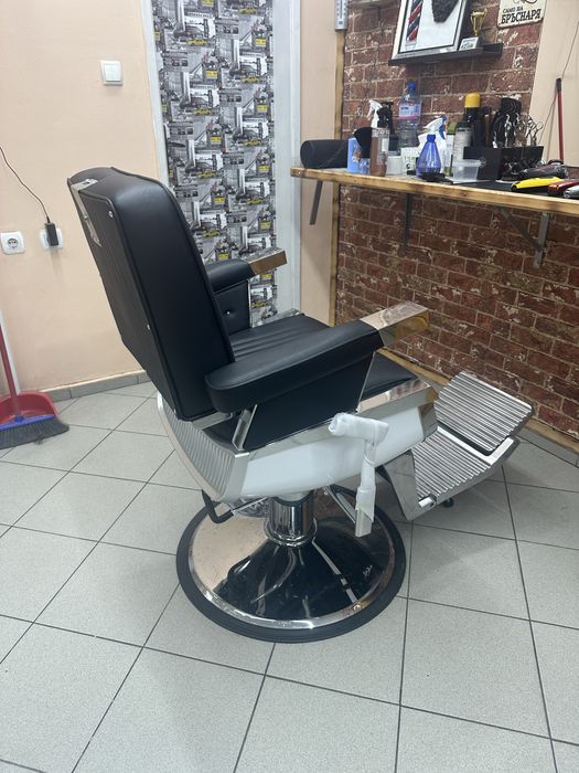 Бръснарски стол НОВ