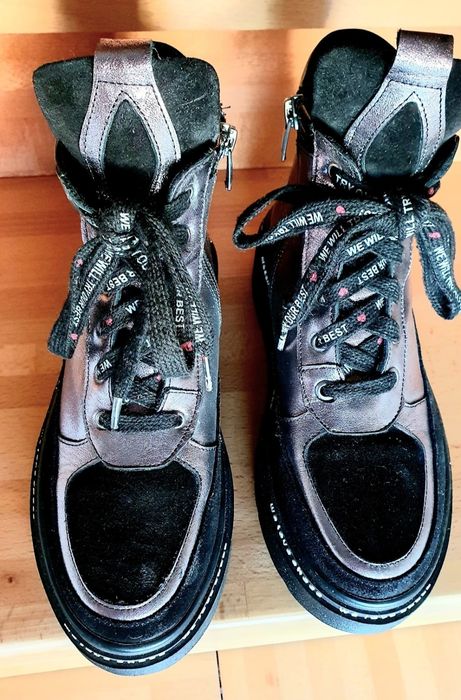 Ghete din  piele