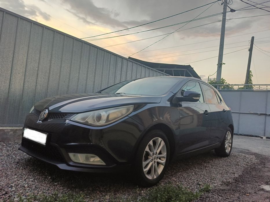 Продам автомобиль MG 5
