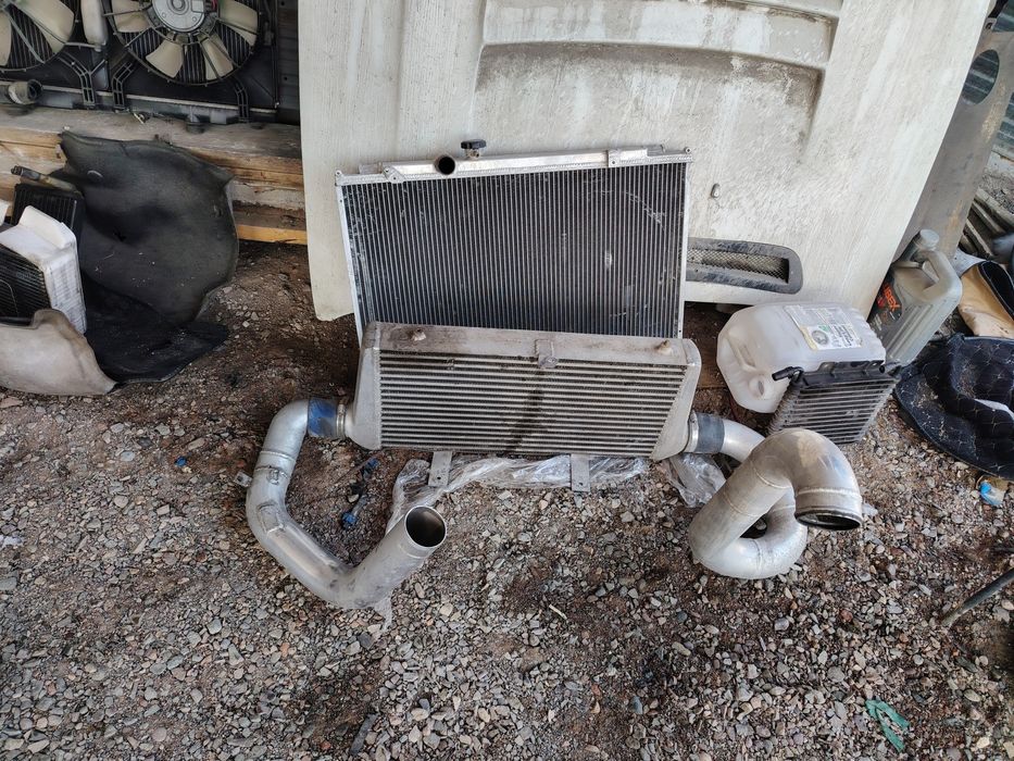 Продам радиаторы и интеркуллер чайзер марк 2