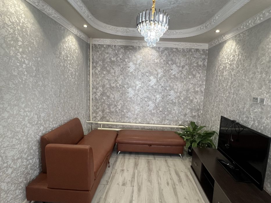 Под офисной Диван Продажа почти новый 150у.е