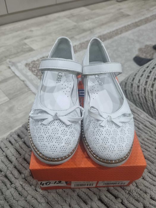 Продам туфельки на девочку