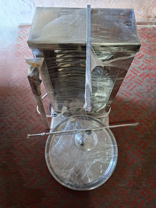 Lavash danar pishiradigan aparat sotiladi