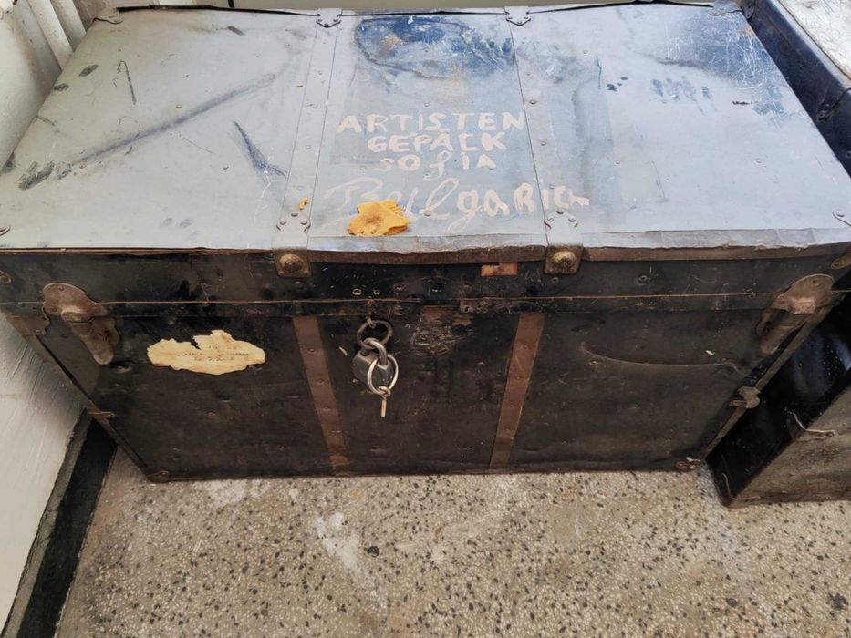 Стар сандък два броя