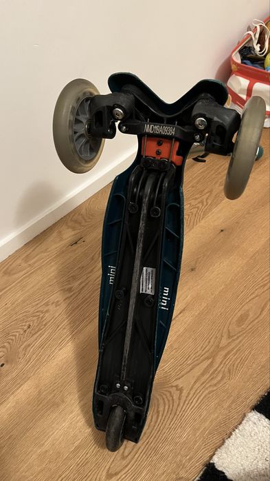 Тротинетка Micro Mini Deluxe детска зелена