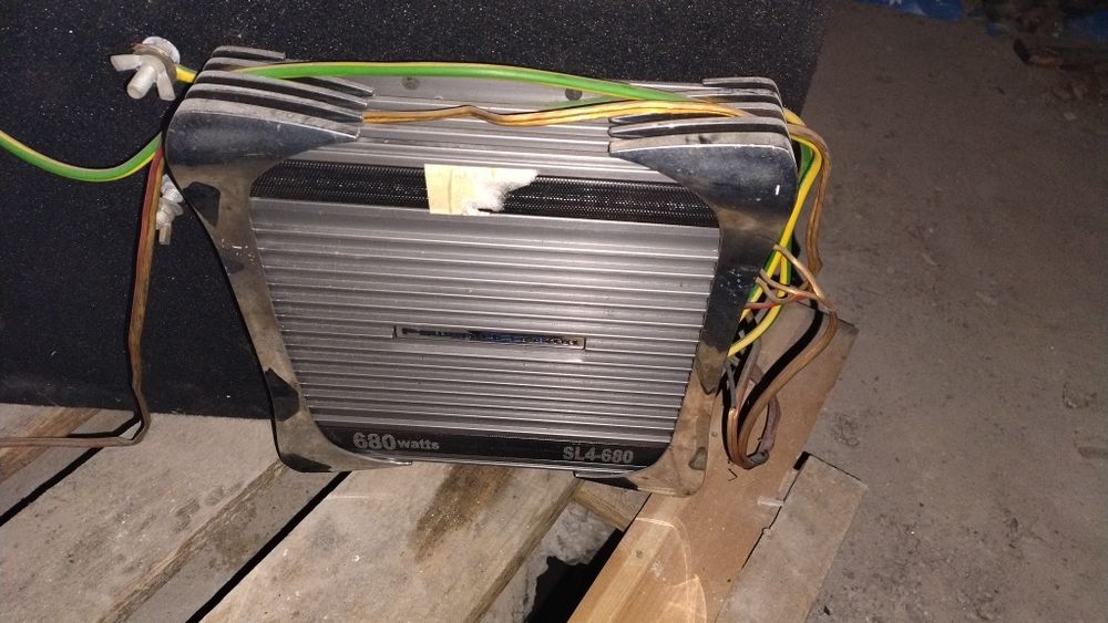 BASSBOX 2x130w 4 Farad + Усилвател