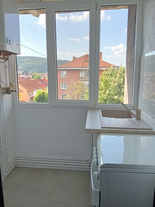 Vând apartament 2 camere zona UBB Reșița