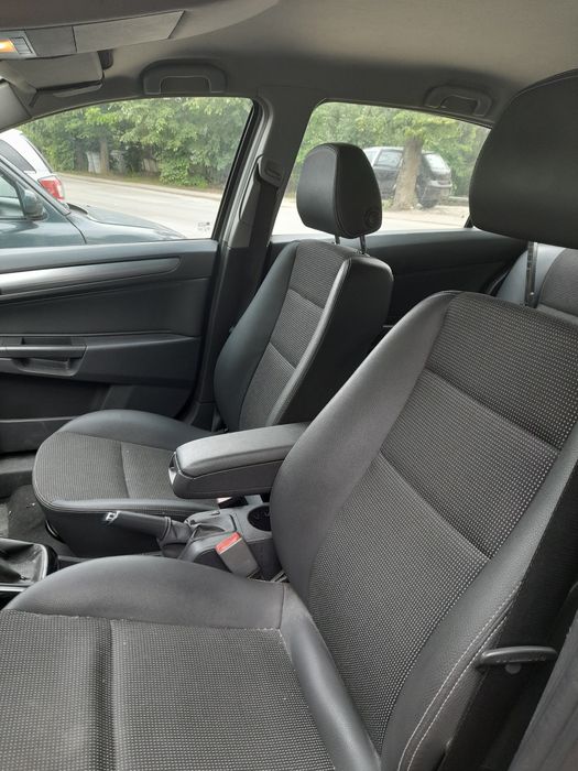 Опел Астра Н 1.6 116кс. На части Изитроник.