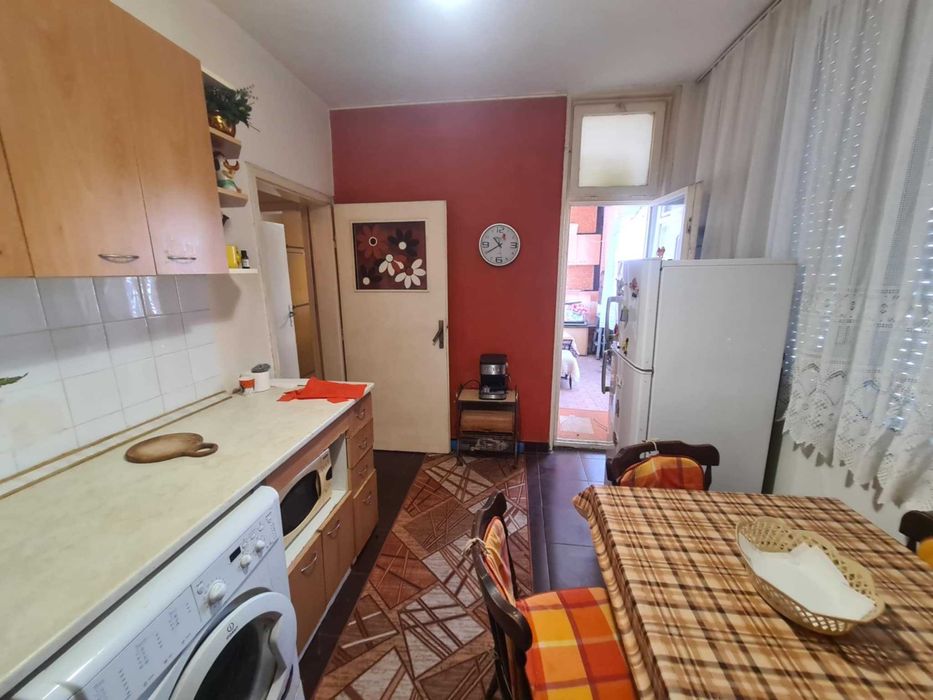 Продава се Двустаен апартамент в Хасково, Възраждане - 65 кв.м за 746 €/кв.м - Снимка #4