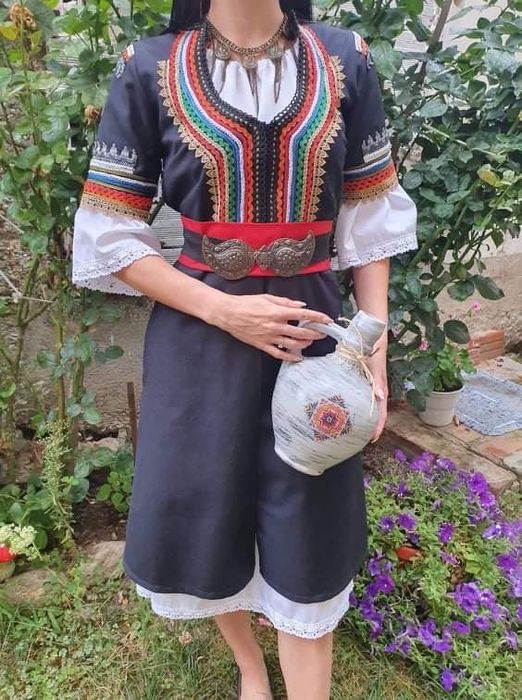 Дамска Кюстендилска носия