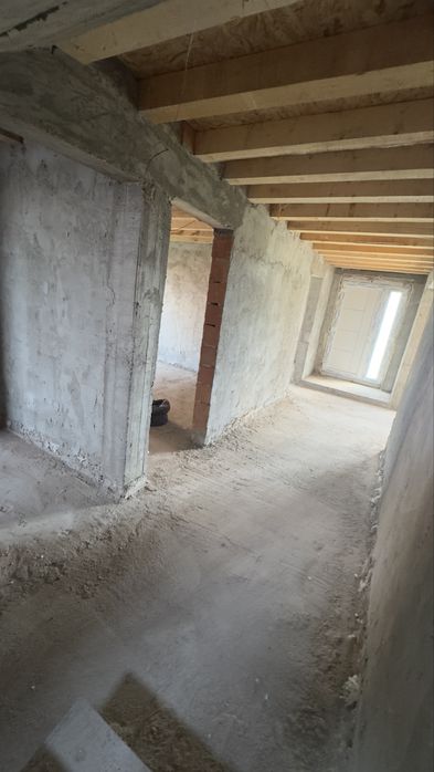 Vand sau schimb casa in gri cu apartament in Sannicolau Mare.