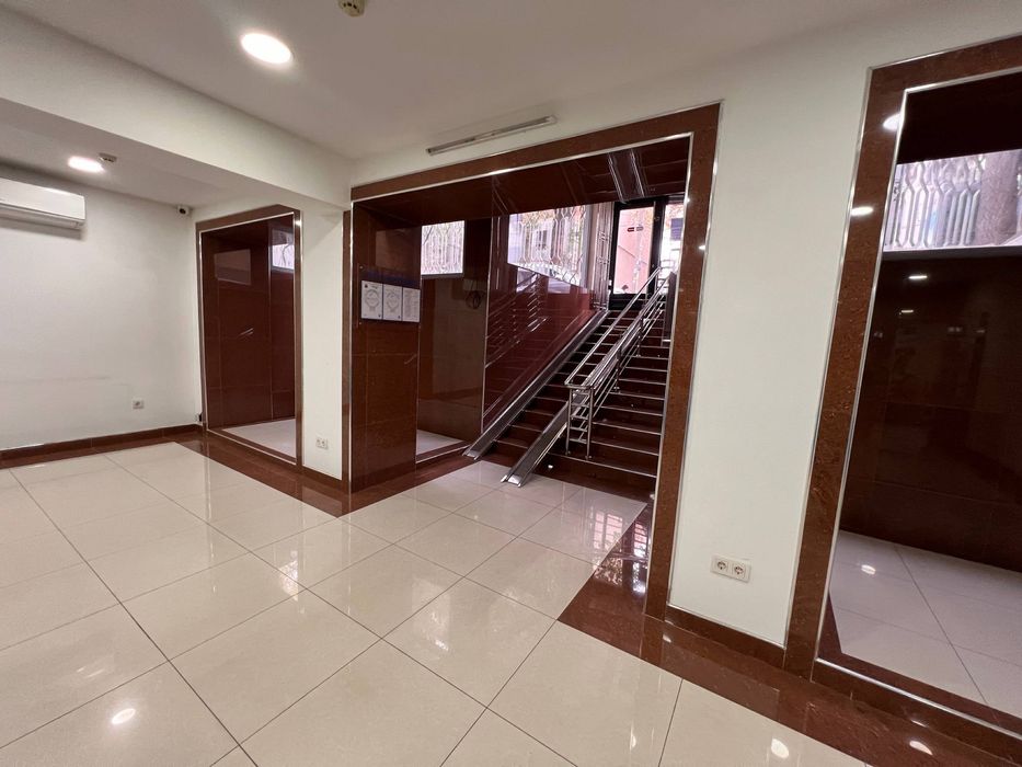 Срочно продается нежилое помещение в центре 494 квадратных