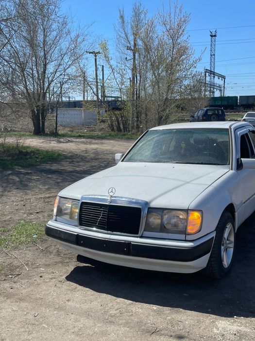 Mercedes benz w124