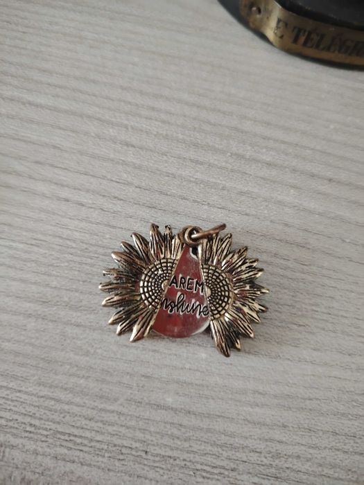 Medalion detasabil dore