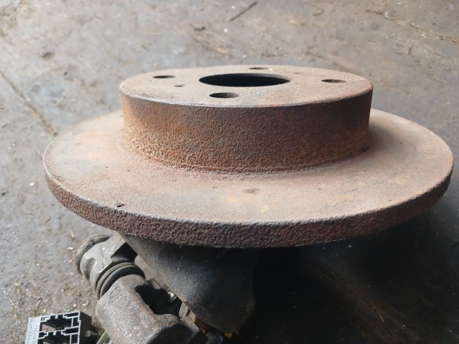 Тормозной диск Тоета Старлет