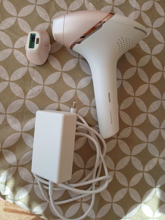 Продавам фотоепилатор Philips BRI945/00 Lumea