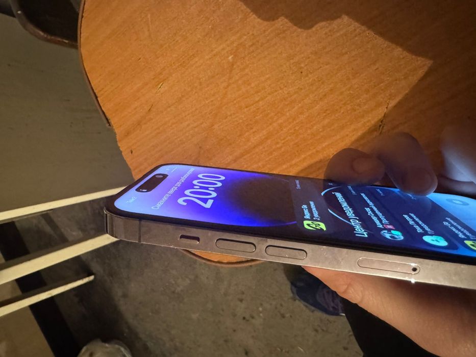 Продам айфон 14 про