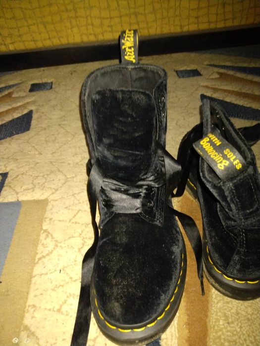 Vând ghete Dr .Martens