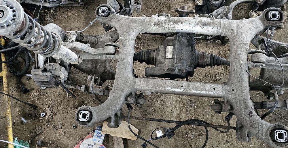 Заден мост ф10 f10 f11 ф11 бмв bmw 520 530d 535d