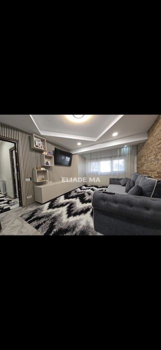 Vand apartament decomandat la parter