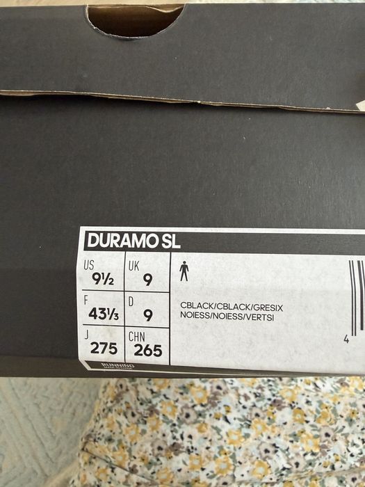 Кроссовки Adidas новые продам