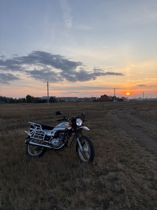 Продам мотоцикл 200 куб