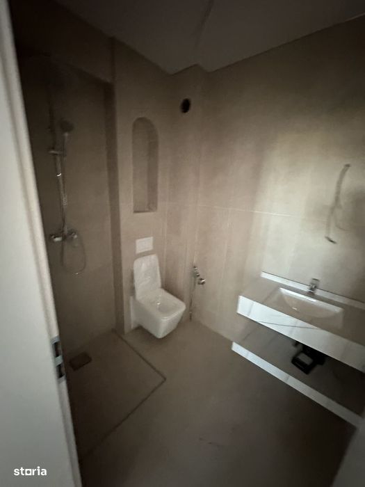 Apartament 3 camere, lift și curte în Galați — fotografia 2