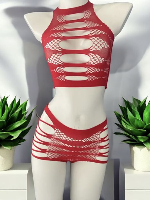 Эротический комплект с вырезами – смелый и соблазнительный