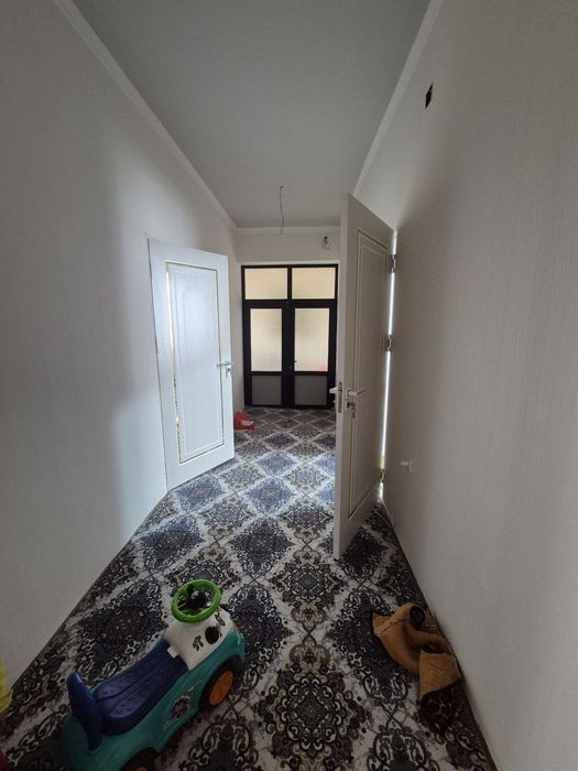 Xovlilik uy 6 sotix 8 honalik 2 dush Termiz Mahallasida