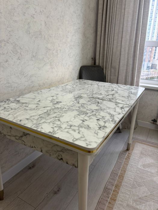 Стол кухонный трансформер.