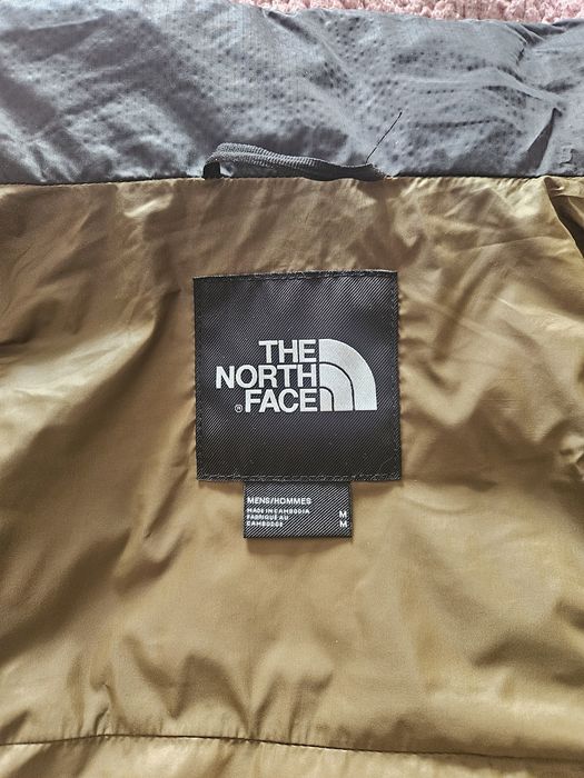 Vand geaca barbati The North Face ca noua.