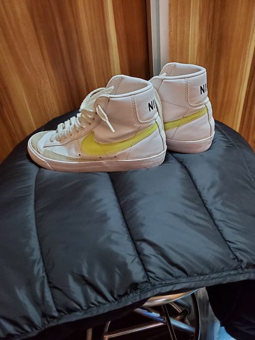 blazeri nike in stare buna