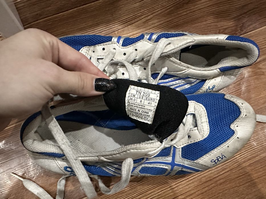 Шиповки Asics для легкой атлетики