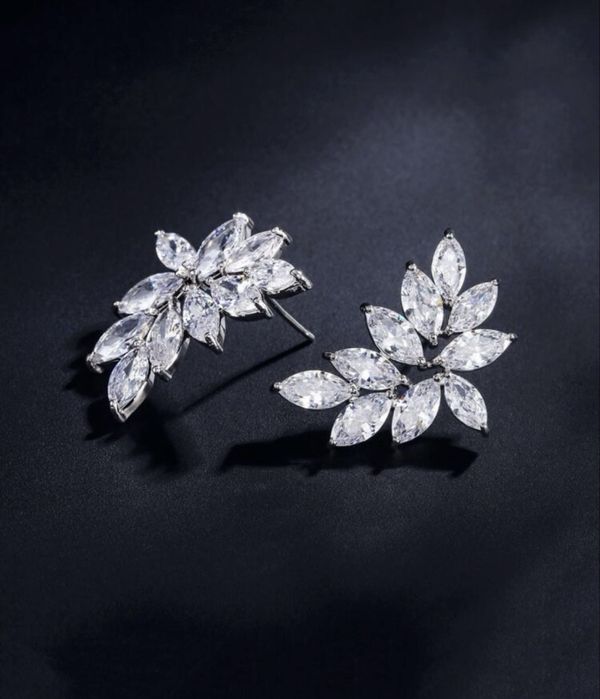 Красиви дамски обеци