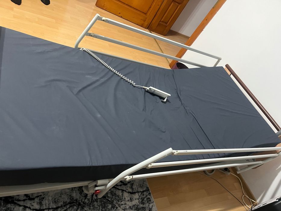 Pat spitalizat doctat cu telecomanda electrica