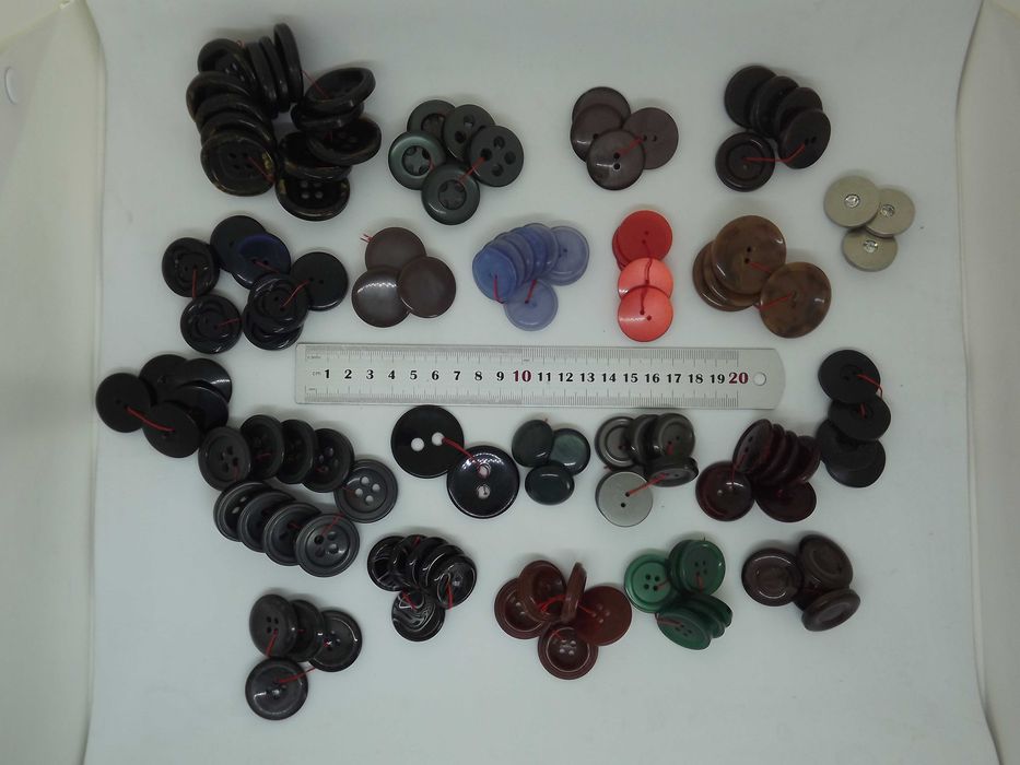 Пуговицы комплектами