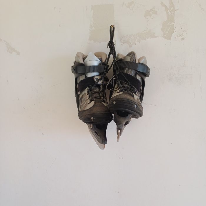 Продам мужские коньки двух размеров  в отличном состоянии