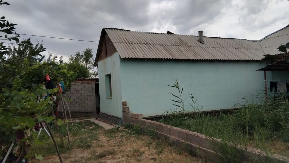 Үй сатылады, мал шаруашылығына қолайлы