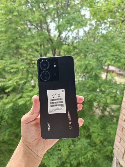 Redmi 13C 8/256 holati yaxshi